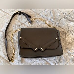 Yvonne Yvonne chain and leather shoulder bag purse black gold accents